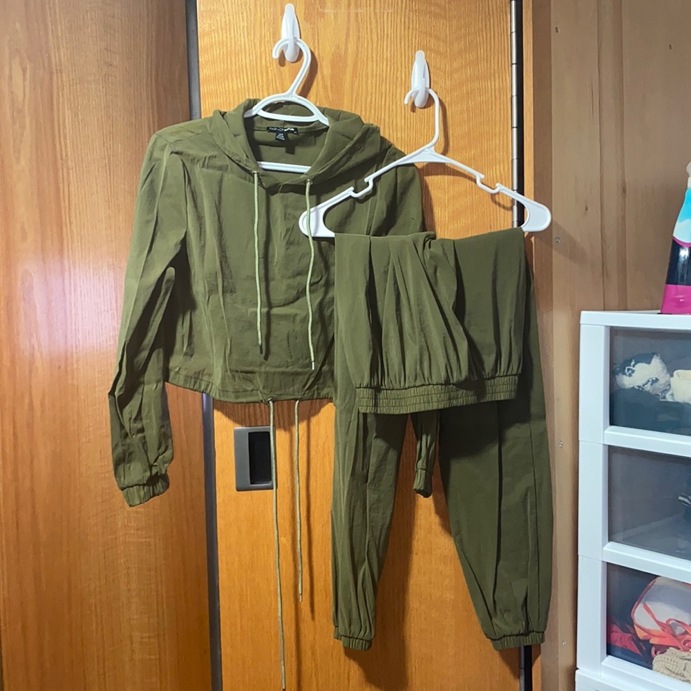 Fashion Nova Windbreaker Set